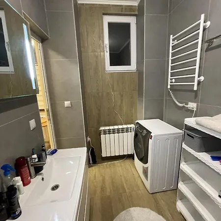 公寓 смарт-квартира 5хв до центрального вокзалу 利沃夫