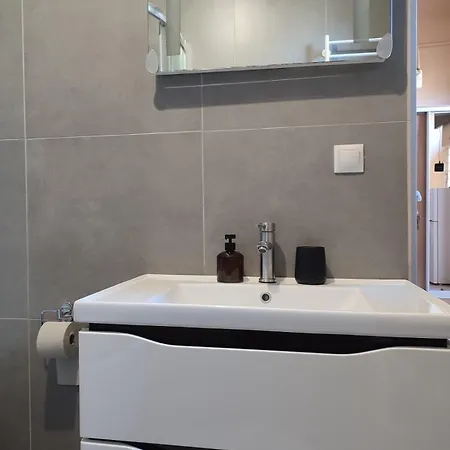 公寓 смарт-квартира 5хв до центрального вокзалу